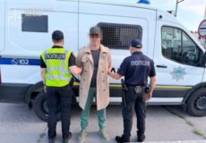 Втік за кордон, але не уникнув покарання: з Естонії екстрадували засудженого ексдиректора з Хмельниччини