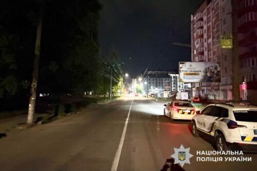 У Хмельницькому водій електросамоката збив літню жінку