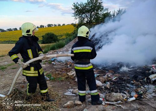 Під час гасіння сухої рослинності на Шепетівщині рятувальники знайшли тіло чоловіка