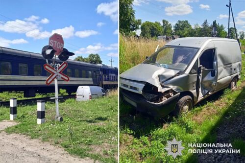 На Шепетівщині мікроавтобус зіткнувся з дизельним потягом: що відомо